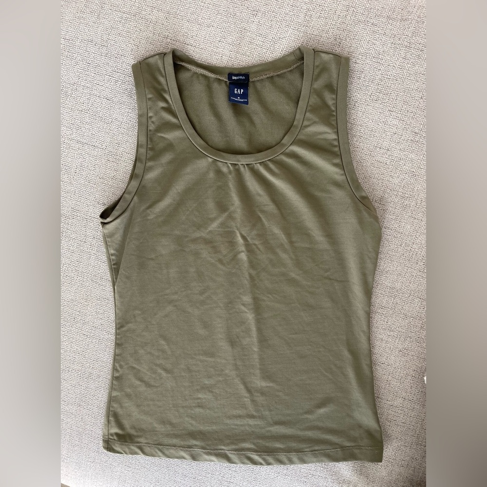 Women’s GAP Olive Modern Shell Tank Top size S - NWOT
